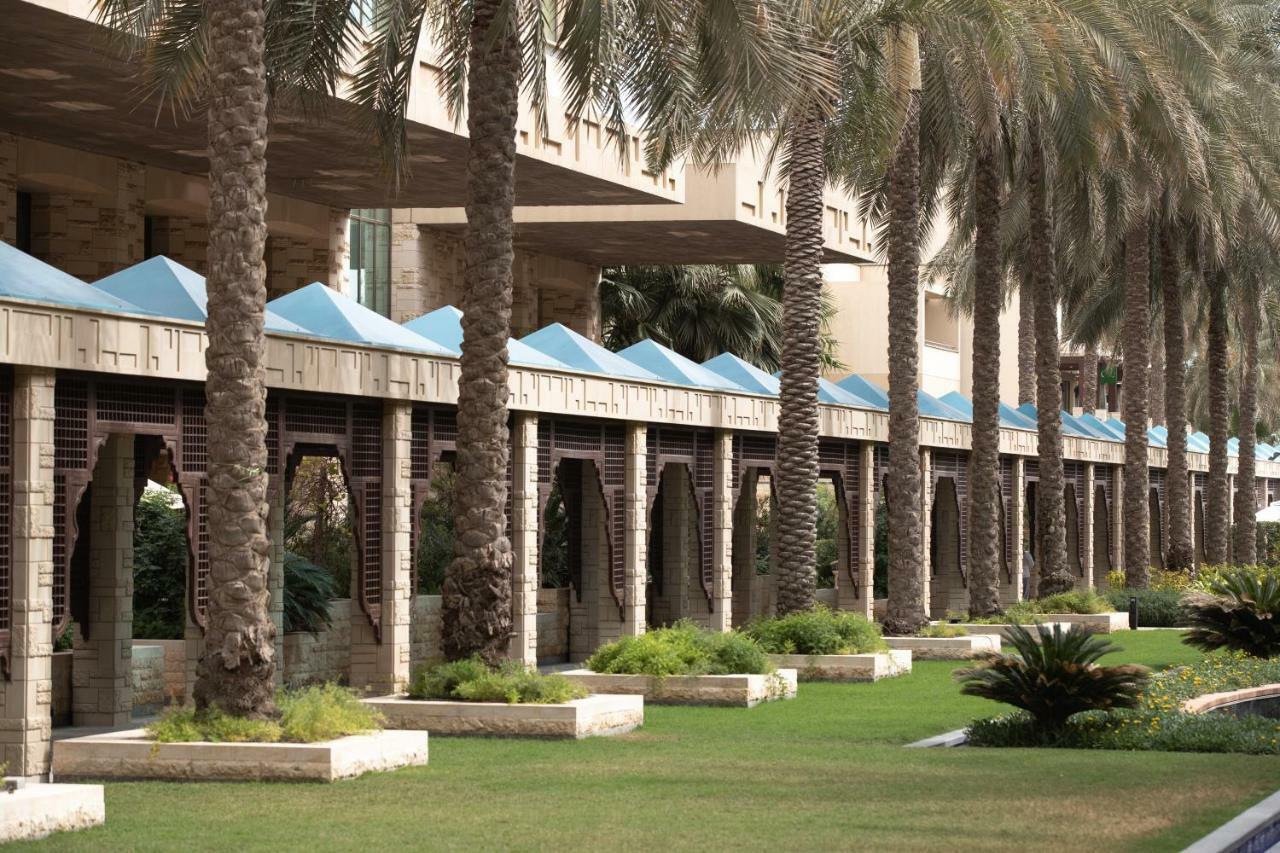 Jumeirah Messilah Beach Kuwait Kuwait City Exterior photo The American University of Beirut